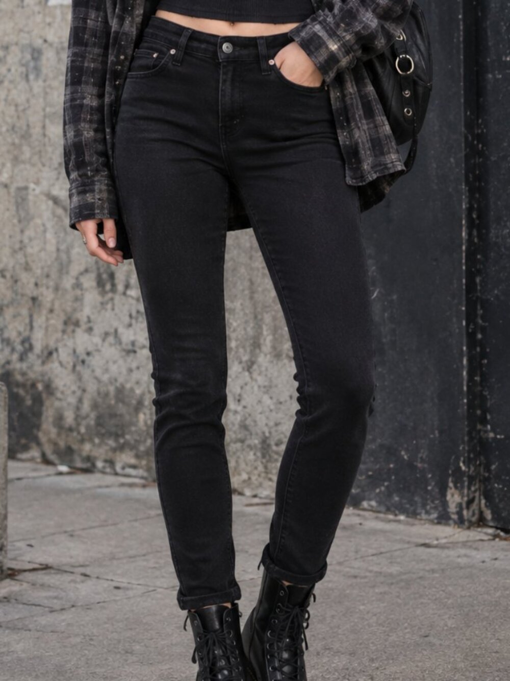 Levi’s 711 Skinny Filiforme Black Jeans Women’s Size 27 W27 L32